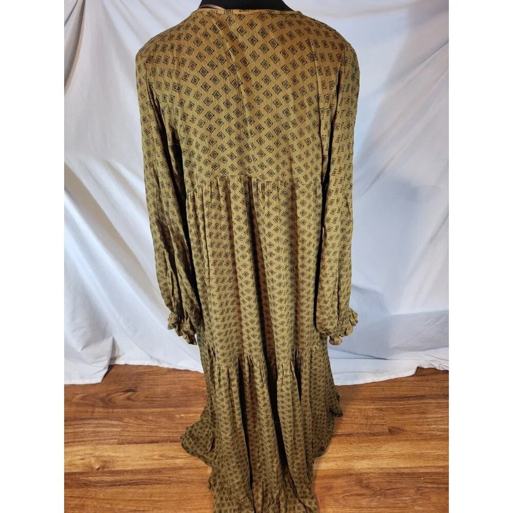 Carly Jean Size XS Geometric Olive Green Long Sleeve Tiered Maxi Dress